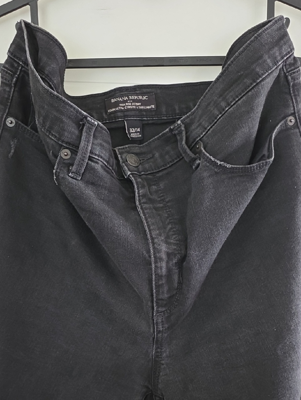Banana Republic Women’s Black High Rise Skinny Jeans 34 -14